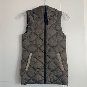 Lululemon size 2 down reversible vest